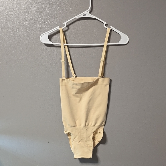 SKIMS Kim Kardashian Women's Large Sculpting Shapewear New w/out Tags! - Picture 1 of 4